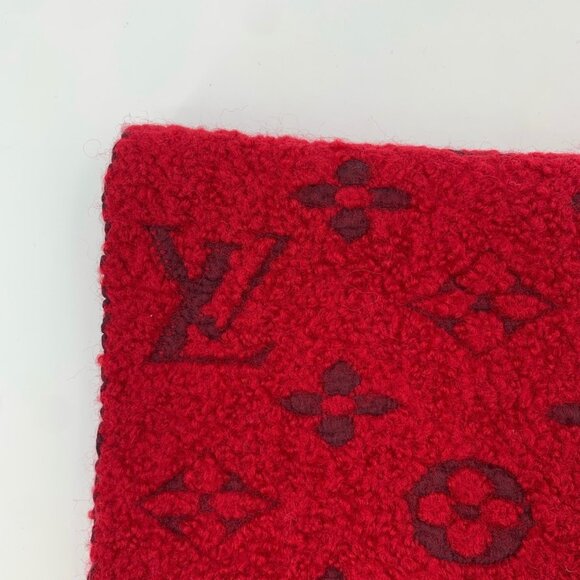 Louis Vuitton Red Wool & Silk Fringe Scarf - Picture 3 of 8